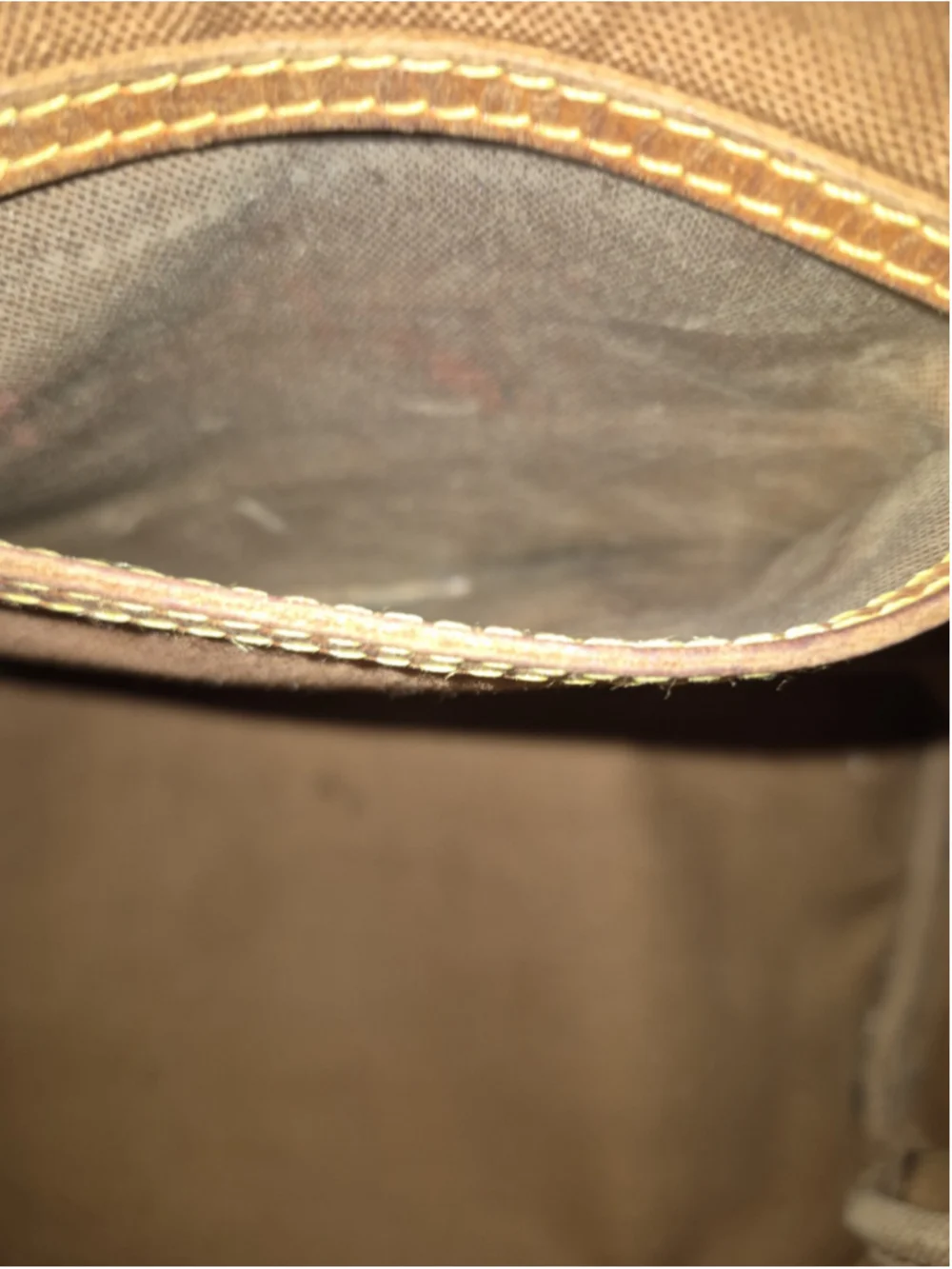 Louis Vuitton Speedy 30. Vintage. In GC. Date code is V1 0942./1992. Authentic - Picture 7 of 12